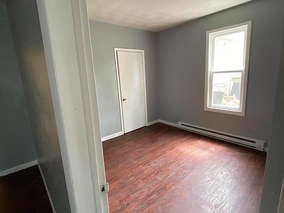 5th image of 145 Sharpe St Floor 1