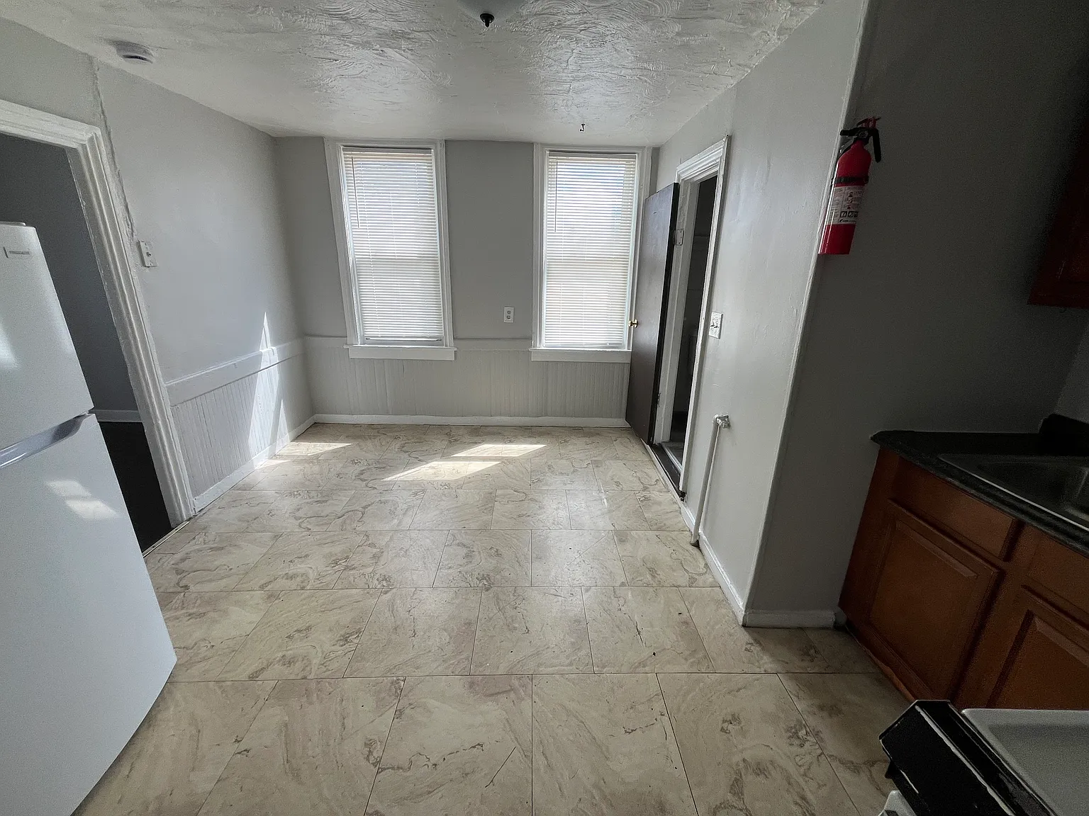 2 bed, $1,300 — Photo 2