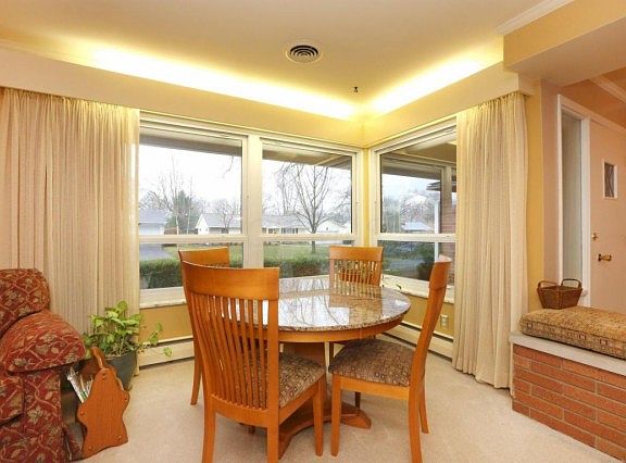 4th image of 456 E Schreyer Pl