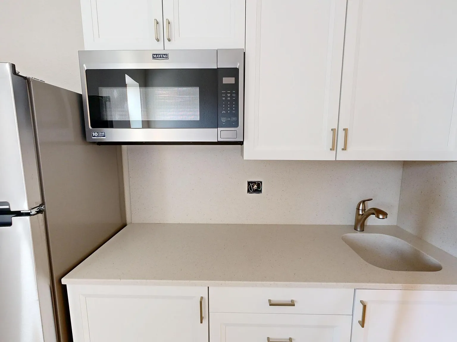 1 bed, 381 sqft, $988 — Photo 4