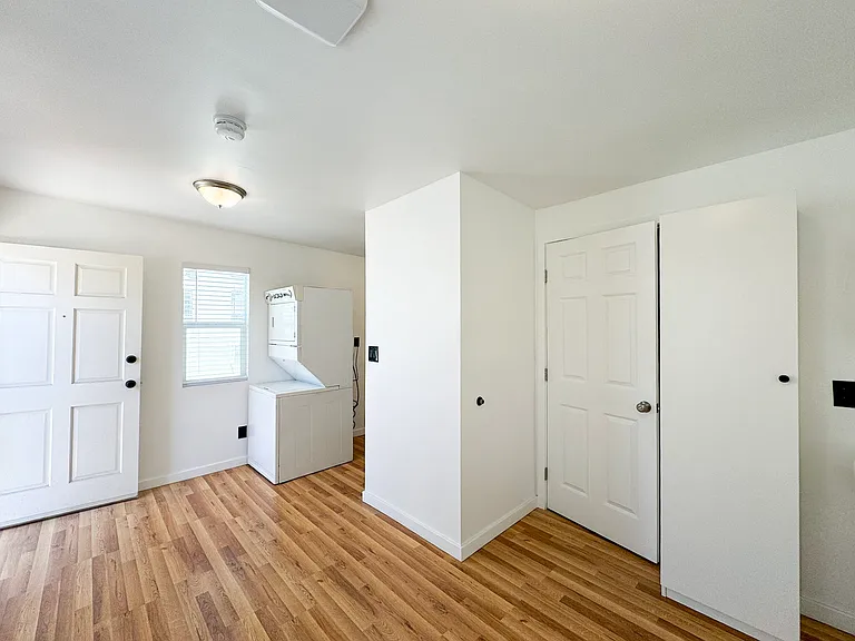 2506 Lucerne Ave #1/2 — Photo 6