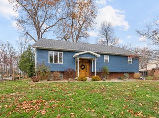 300 Sunset Dr, Russell, KY 41101