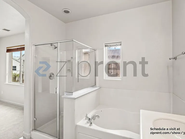 2858 10th St — Photo 23