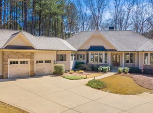 1741 Parrotts Pointe Rd, Greensboro, GA 30642