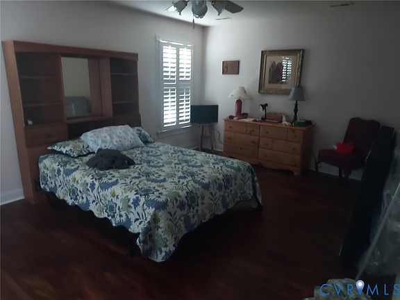 3rd image of 411 Stone Hearth Ct