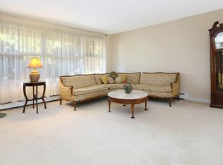 12 Island Rd, Levittown, PA 19057