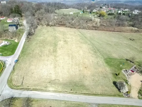 105 Forks Church Rd, Leechburg, PA 15656