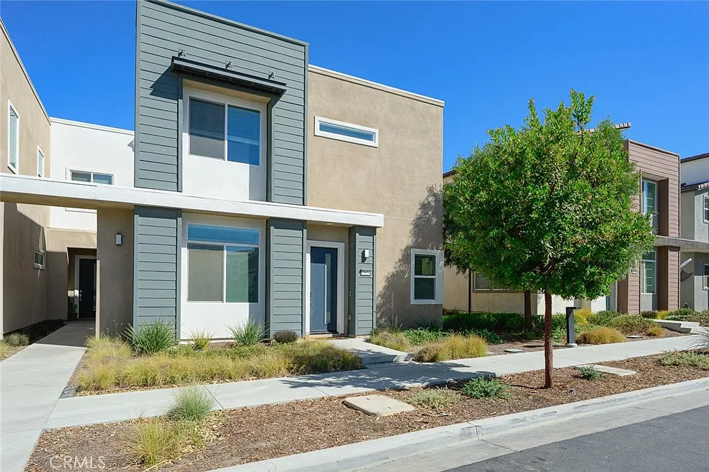 3 bed, 3.5 bath, 1920 sqft, $4,000 — Photo 2