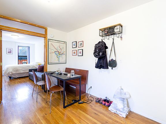 4th image of 306 E 6th St APT 15