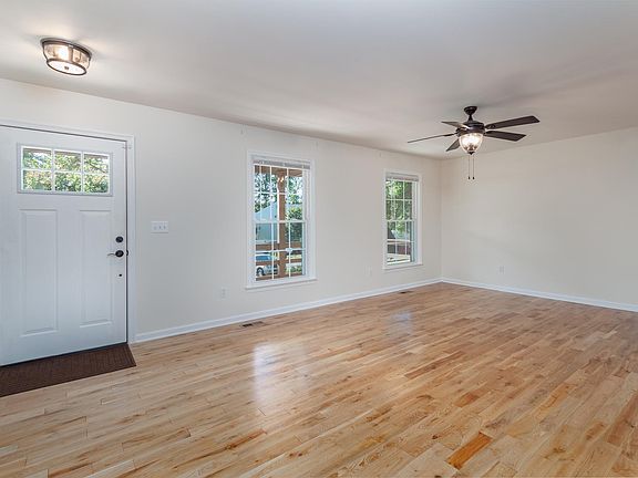 3rd image of 28 Washington And Lee Blvd