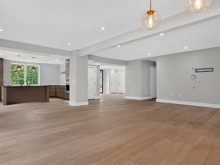 7818 Leland Rd — Photo 13