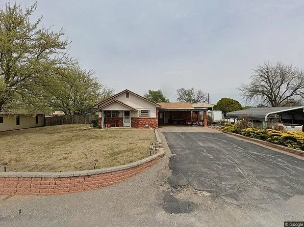507 E 3rd St, Erick, OK 73645