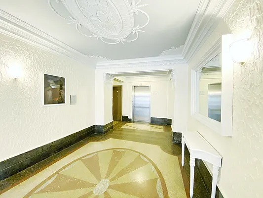 Rented by Bohemia Realty Group | media 19