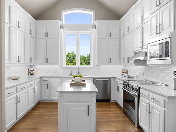 5th image of 6604 Pine Valley Pl