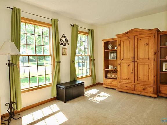 5th image of 26487 Oak Meadow Dr W