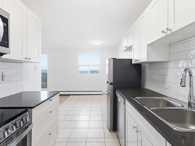 498 Queens Ave #802 — Photo 8