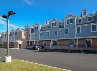 1 Elizabeth St, Raritan, NJ 08869