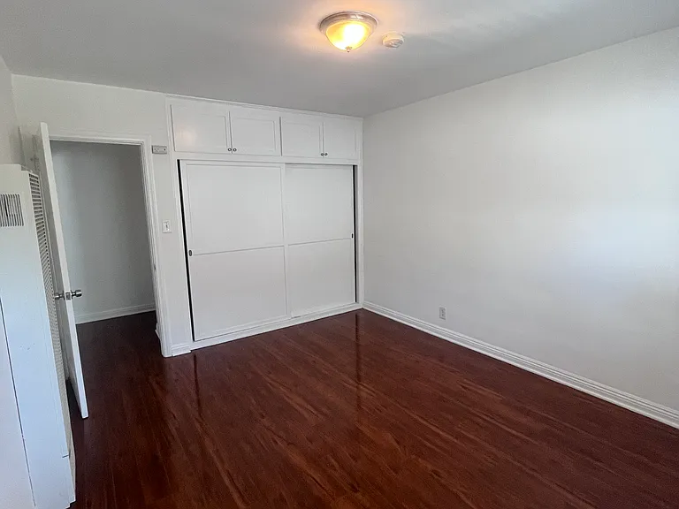 2129 N Gower St #8 — Photo 8
