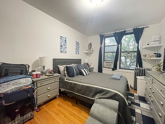 2nd image of 4347 43rd St APT 2F