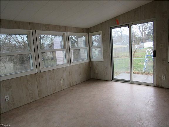 5th image of 10236 Beaconsfield Dr