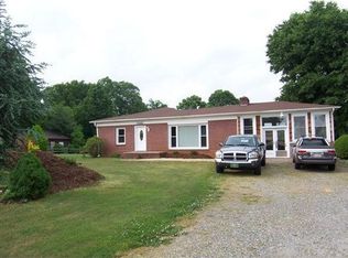 1122 Dry Ponds Rd, Granite Falls, NC 28630