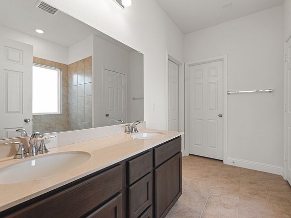 5th image of 936 Brock Dr