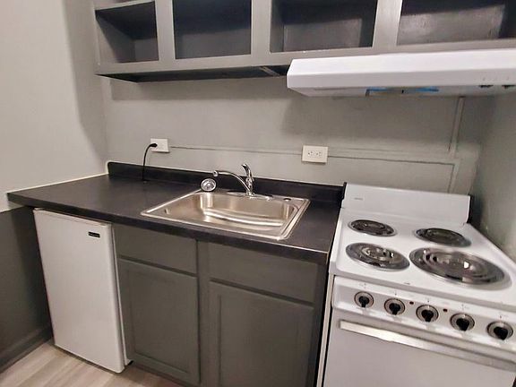 4th image of 2205 Jones St APT 210