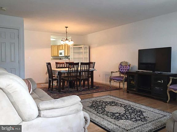3rd image of 106 Hatchers Run Ct