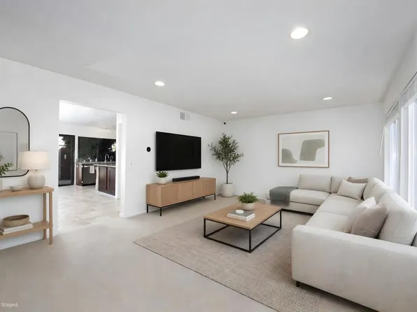 2925 Via Libertad, Carlsbad, CA 92010