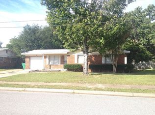 185 Miramar Dr, Mary Esther, FL 32569