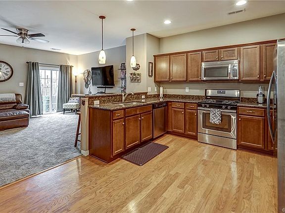 3rd image of 7415 Washington Arch Dr