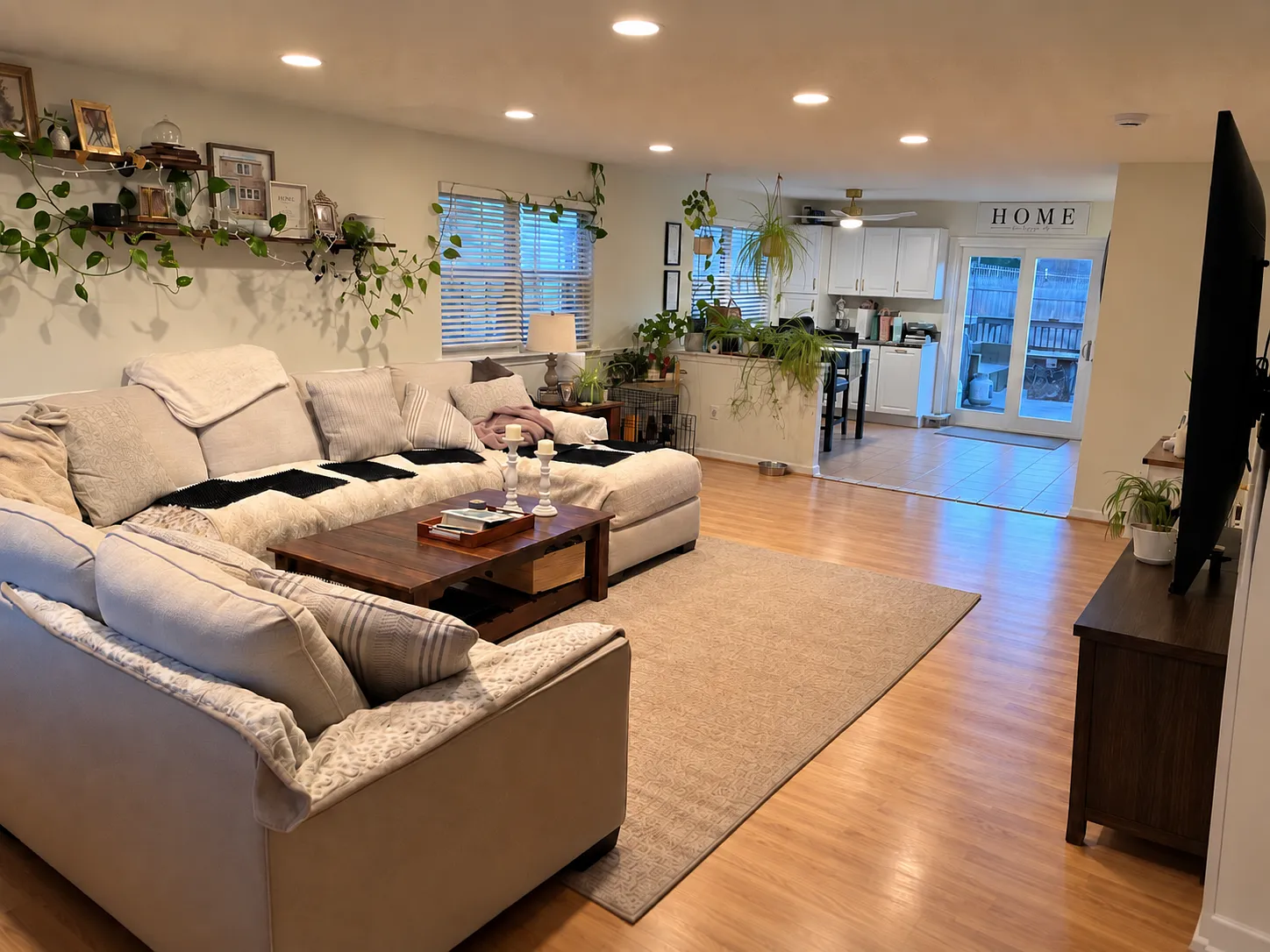 3 bed, 1.5 bath, 2020 sqft, $3,000 — Photo 3