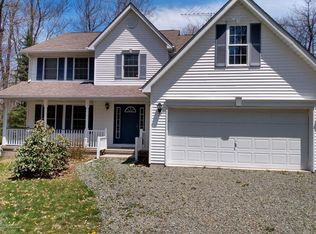 1123 Sandy Ln, Tobyhanna, PA 18466