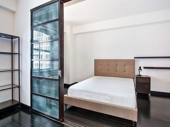 4th image of 20 Pine St APT 1915