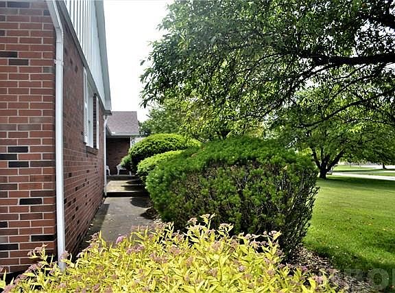 3rd image of 202 Dogwood Ln