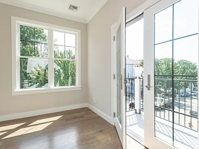3240 Washington St #3 — Photo 7