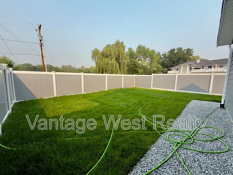 306 Sumac Rd W — Photo 16