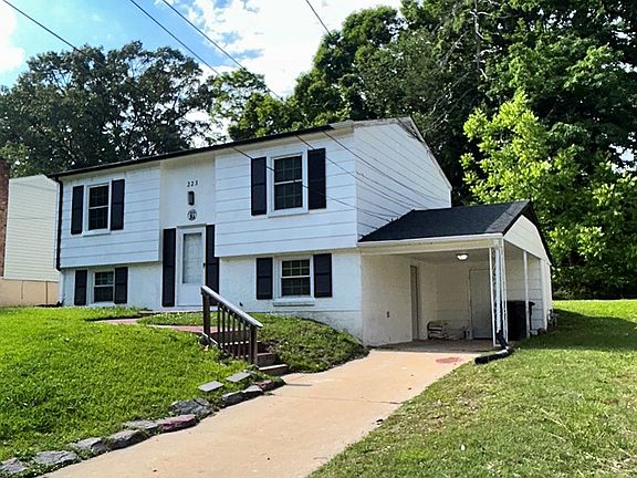 2nd image of 223 Greenwich Cir