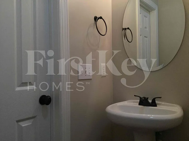 457 Riverglen Dr NW — Photo 8