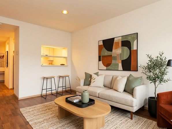 6840 Oswego Pl NE APT 203