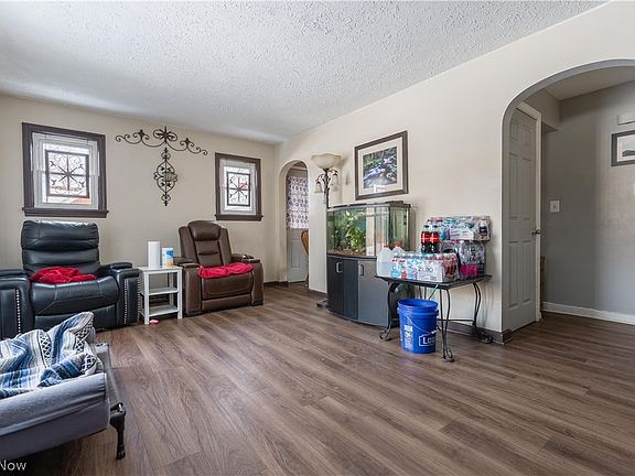 5th image of 4462 20th St NW