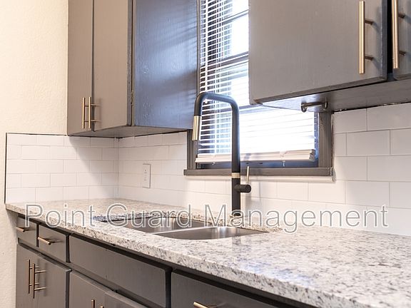 4th image of 403-409 W 31st St S #407