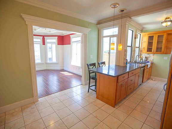 3rd image of 1462 Hyde St #1464
