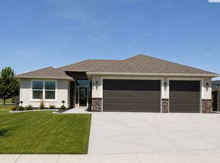 7262 W 28th Pl, Kennewick, WA 99338