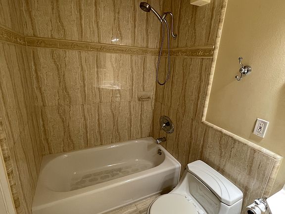 2nd image of 2607 Spinnaker Ave #1