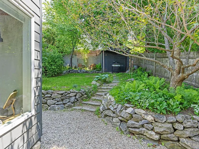 51 Hammond St — Photo 14