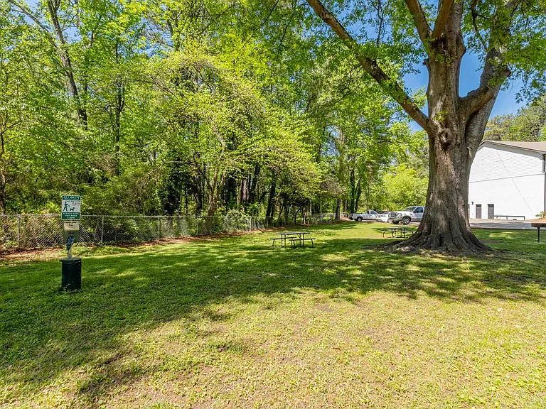 Modern Living in the Heart of Northlake — Photo 6