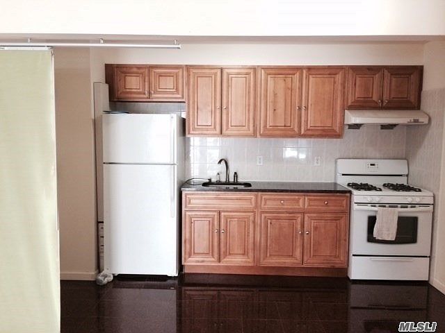 1st image of 14032 Cherry Ave APT 4A