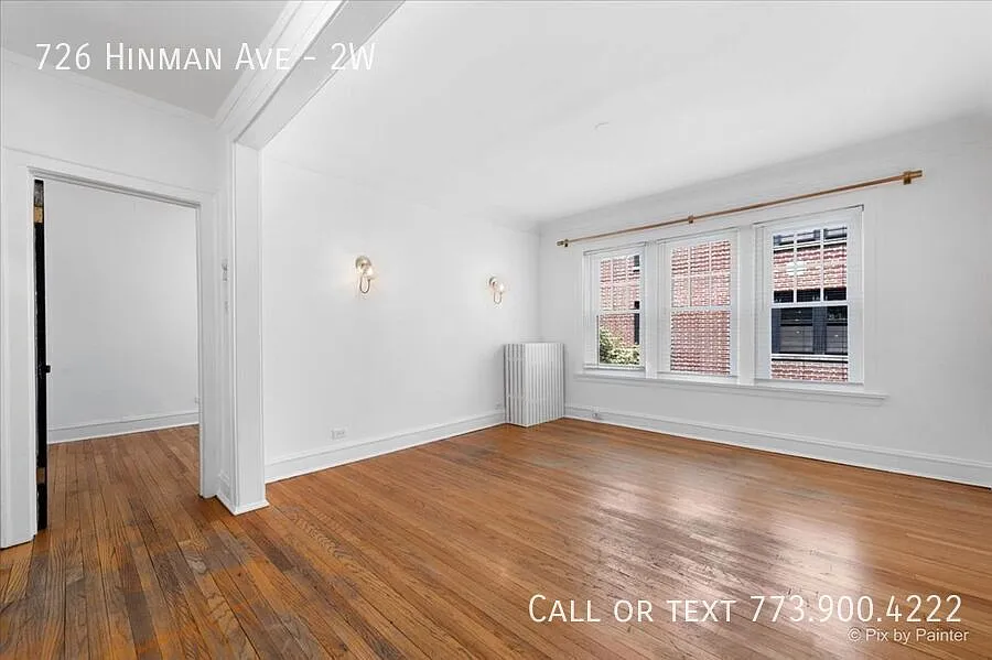 Spacious 2 bedroom in the heart of Evanston heat included & Free laundry — Photo 4