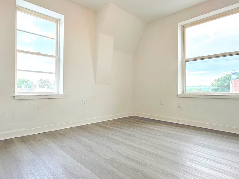 200 Stanbridge St #2 — Photo 8